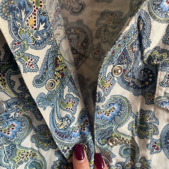 Liz Claiborne Blue and Green Paisley Top - Picture 4 of 4